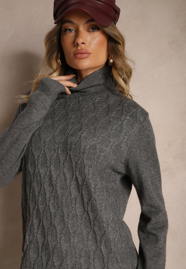 Renee - Ciemnoszara Pudełkowa Sukienka Sweterkowa z Golfem Bawełną i Wełną Elanavia. Okazja: na co dzień. Typ kołnierza: golf. Kolor: szary. Materiał: bawełna, wełna. Wzór: kolorowy. Typ sukienki: proste. Styl: casual