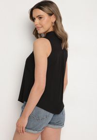 Born2be - Czarna Wiskozowa Koszula Ozdobiona Kieszeniami Lumevare. Okazja: na co dzień. Kolor: czarny. Materiał: wiskoza. Wzór: aplikacja. Styl: elegancki, casual #5
