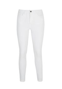 TOP SECRET - Białe spodnie jeansowe skinny. Kolor: biały. Materiał: jeans. Sezon: lato. Styl: elegancki #4