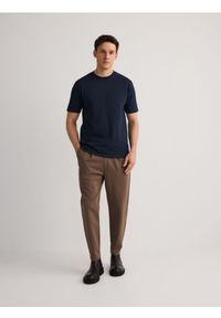 Reserved - Bawełniany t-shirt regular fit - granatowy. Kolor: niebieski. Materiał: bawełna