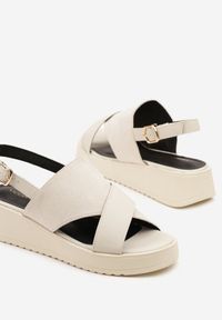 Born2be - Beżowe Sandały na Koturnie Vices z Wycięciami Saricee. Okazja: na co dzień. Zapięcie: sprzączka. Kolor: beżowy. Materiał: jeans. Sezon: lato. Obcas: na koturnie. Styl: elegancki, casual #6