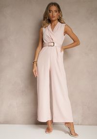 Renee - Różowy Elegancki Kombinezon z Paskiem i Ozdobną Klamrą Tilominea. Okazja: na spotkanie biznesowe. Kolor: różowy. Styl: elegancki