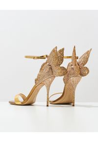 SOPHIA WEBSTER - Złote sandały na szpilce Chiara. Zapięcie: pasek. Kolor: złoty. Obcas: na szpilce. Wysokość obcasa: średni #6