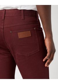 Wrangler - WRANGLER MESKIE SPODNIE MATERIAŁOWE MATERIAŁ LARSTON DAHLIA W18S93H45. Materiał: materiał #4