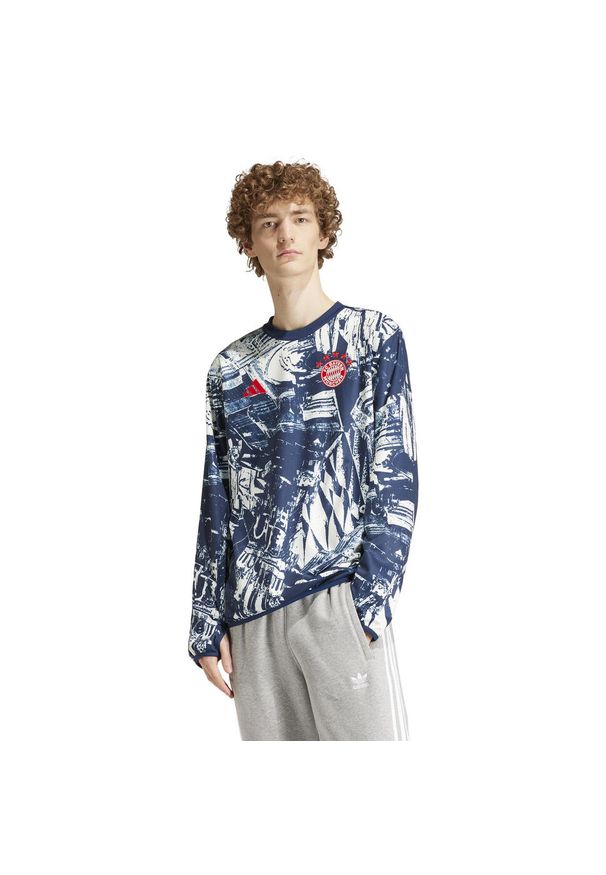 Adidas - Bluza przedmeczowa Bayern Munich. Kolor: biały. Sport: piłka nożna