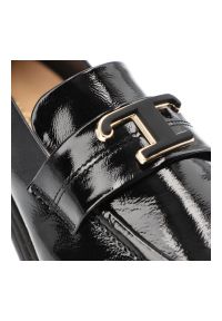 Czarne Półbuty Armodo Lakierowane Obuwie Damskie. Okazja: na spotkanie biznesowe, do pracy, na co dzień. Zapięcie: klamry. Kolor: czarny. Materiał: lakier. Wzór: aplikacja. Obcas: na obcasie. Styl: elegancki, casual, biznesowy. Wysokość obcasa: niski #3