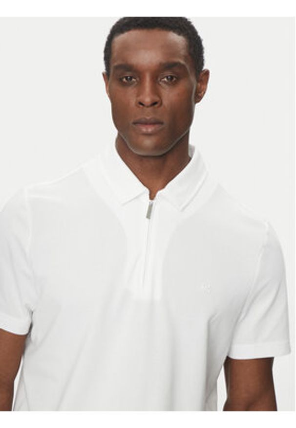 Michael Kors Polo CS552HOHFK Biały Regular Fit. Typ kołnierza: polo. Kolor: biały. Materiał: syntetyk