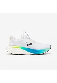 Buty do biegania męskie Puma Magnify Nitro 3. Kolor: biały, wielokolorowy, niebieski. Materiał: materiał. Szerokość cholewki: normalna. Sport: bieganie