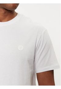 Save The Duck T-Shirt DT1194M BESY18 Biały Regular Fit. Kolor: biały. Materiał: bawełna