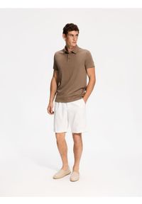 Reserved - Koszulka polo slim - beżowy. Typ kołnierza: polo. Kolor: beżowy. Materiał: bawełna, dzianina #1