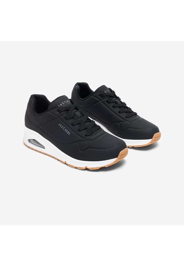 skechers - Sneakersy damskie Skechers Uno Stand On Air. Kolor: czarny, wielokolorowy, biały. Materiał: syntetyk, guma. Szerokość cholewki: normalna. Wzór: gładki. Model: Skechers Sport. Sport: turystyka piesza