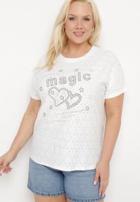 Born2be - Biały T-shirt Ażurowy z Ozdobnymi Cyrkoniami Cevola. Okazja: na co dzień. Kolor: biały. Wzór: ażurowy. Styl: casual #3