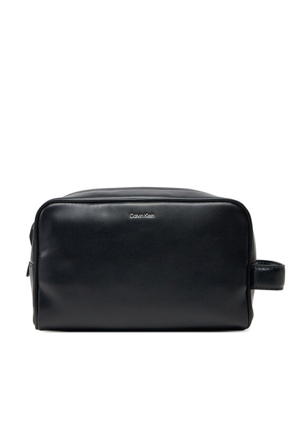 Calvin Klein Kosmetyczka Ck Sleek Washbag K50K512951 Czarny. Kolor: czarny. Materiał: skóra