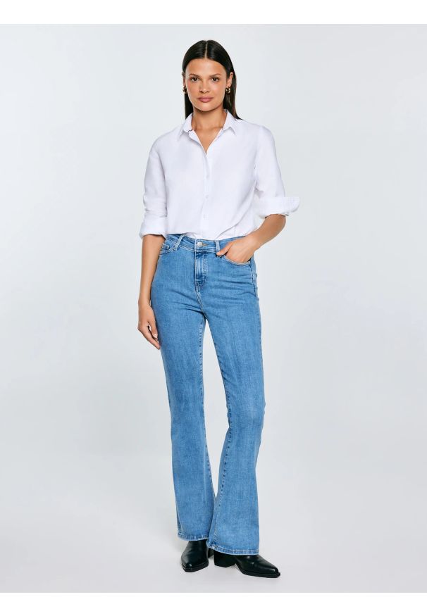 Big-Star - Jeansy damskie z rozszerzaną nogawką jasnoniebieskie Clara Flare 158. Okazja: na co dzień. Kolor: niebieski. Styl: klasyczny, elegancki, retro, casual