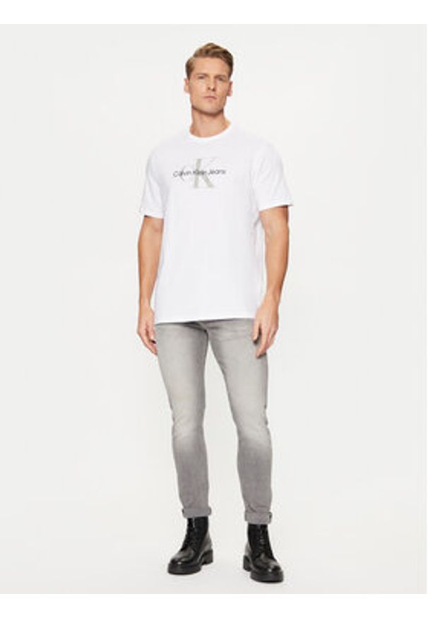 Calvin Klein Jeans T-Shirt Ss Hero Monogram Tee 30s Eu Opt 00040EM286 Biały Regular Fit. Kolor: biały. Materiał: bawełna
