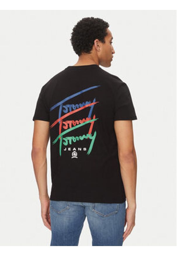 Tommy Jeans T-Shirt Twisted Signature DM0DM20771 Czarny Regular Fit. Kolor: czarny. Materiał: bawełna