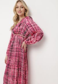Born2be - Fuksjowa Sukienka Maxi z Gumką w Talii i Plisowanym Dołem w Tweedowy Wzór Viostana. Okazja: na co dzień. Kolor: różowy. Typ sukienki: proste. Styl: retro, klasyczny, elegancki, casual. Długość: maxi