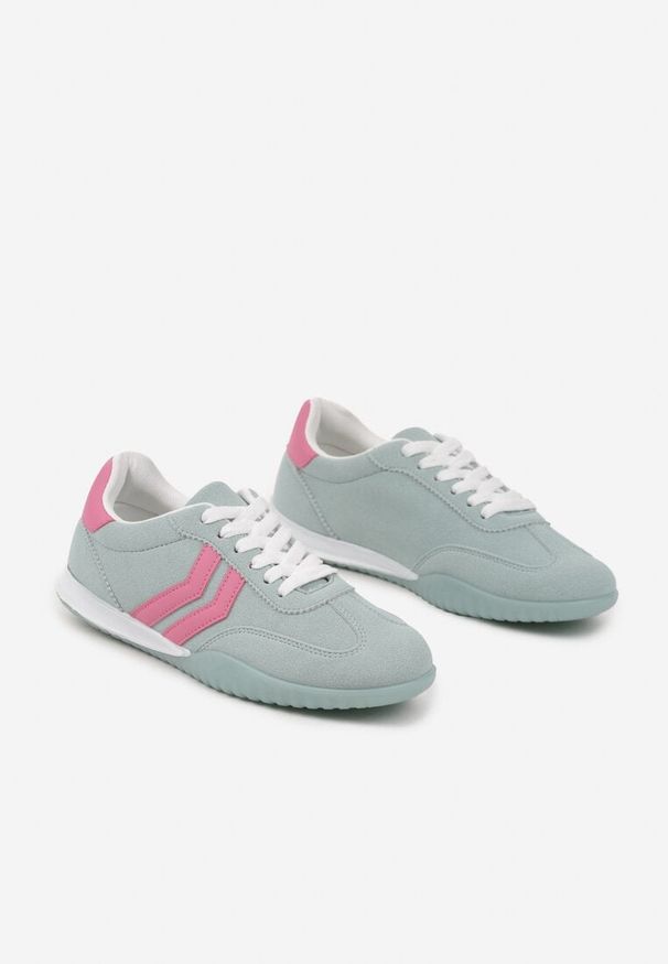 Renee - Jasnozielone Sneakersy w Stylu Tenisówek z Paskami na Boku Cholewki Aitoria. Okazja: na co dzień. Zapięcie: pasek. Kolor: zielony. Szerokość cholewki: normalna