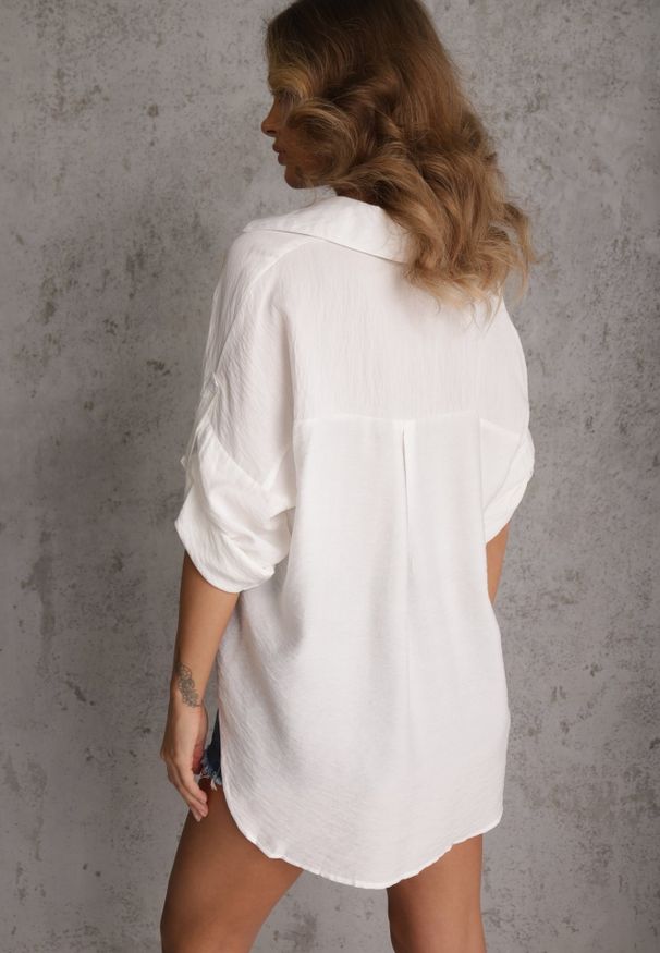 Renee - Biała Wiskozowa Koszula Nietoperz z Regulowanymi Rękawami i Haftem Drenesh. Kolor: biały. Materiał: wiskoza. Wzór: haft. Styl: boho