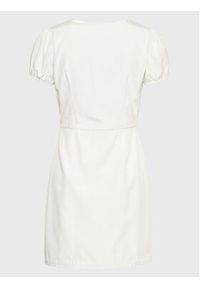 Glamorous Sukienka codzienna KA6883A Biały Regular Fit. Okazja: na co dzień. Kolor: biały. Materiał: syntetyk. Typ sukienki: proste. Styl: casual #2