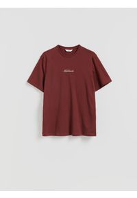 Reserved - T-shirt regular z nadrukiem - bordowy. Kolor: czerwony. Materiał: bawełna, dzianina. Wzór: nadruk #1