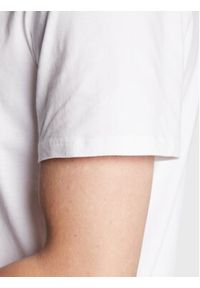 Guess T-Shirt M3RI52 KBDK0 Biały Slim Fit. Kolor: biały. Materiał: bawełna #2