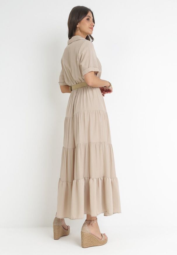 Born2be - Beżowa Sukienka Granet. Kolor: beżowy. Materiał: tkanina. Długość rękawa: krótki rękaw. Wzór: aplikacja, gładki. Typ sukienki: rozkloszowane. Styl: retro, klasyczny. Długość: maxi