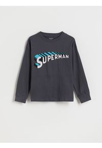 Reserved - Longsleeve Superman - ciemnoszary. Kolor: szary. Materiał: dzianina, bawełna. Długość rękawa: długi rękaw. Wzór: motyw z bajki