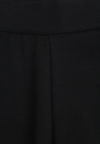 Born2be - Czarne Bawełniane Szorty Kolarki w Minimalistycznym Stylu Aurawen. Okazja: do domu, na co dzień. Kolor: czarny. Materiał: bawełna. Styl: sportowy, casual #2