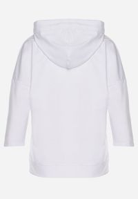 Born2be - Biała Bluza z Kapturem i Rękawami 3/4 Zdobiona Nadrukiem Saniriora. Typ kołnierza: kaptur. Kolor: biały. Materiał: jeans. Wzór: aplikacja, nadruk. Styl: klasyczny, elegancki #5
