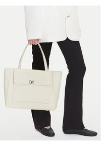 Calvin Klein Torebka Ck Medium Shopper_Tex K60K613178 Biały. Kolor: biały. Materiał: skórzane #5