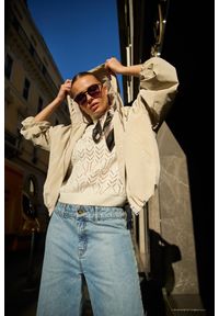 MOODO - Cienka kurtka z kapturem beżowa. Typ kołnierza: kaptur. Kolor: beżowy #1