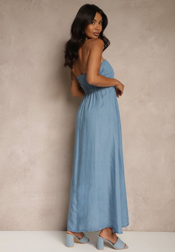 Renee - Granatowa Rozkloszowana Sukienka Bandeau Mavoreine. Okazja: na co dzień, na imprezę, na spacer. Kolor: niebieski. Sezon: lato. Typ sukienki: proste. Styl: casual, elegancki