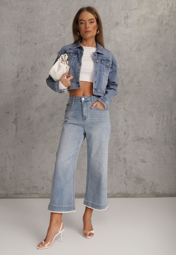 Renee - Niebieskie Szerokie Jeansy Culottes z Bawełną High Waist Ozdobione Perełkami Hesaris. Okazja: na co dzień. Stan: podwyższony. Kolor: niebieski. Wzór: aplikacja. Styl: casual