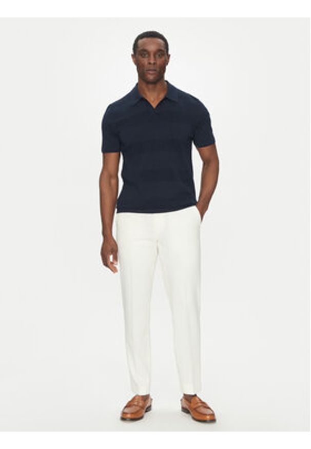 Hechter Paris Polo 65009 151808 Granatowy Regular Fit. Typ kołnierza: polo. Kolor: niebieski. Materiał: bawełna