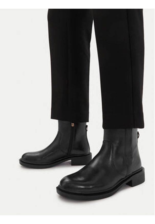 Lasocki Botki CEO-RST-VR91-01 Czarny. Kolor: czarny. Materiał: skóra