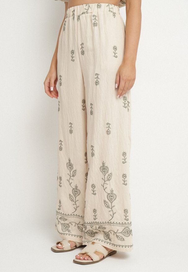 Born2be - Beżowy Komplet z Wiskozy Zdobiony Haftem T-shirt i Szerokie Spodnie Tezonea. Kolor: beżowy. Materiał: wiskoza. Wzór: aplikacja, haft