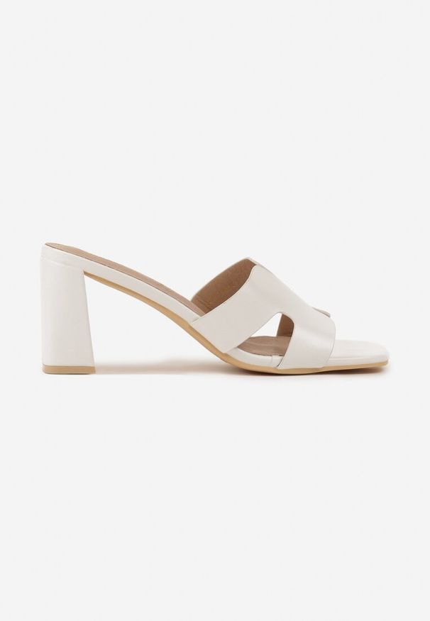 Renee - Białe Klapki Vices na Słupkowym Obcasie z Wkładką ze Skóry Naturalnej Foleria. Kolor: biały. Materiał: skóra. Obcas: na obcasie. Styl: elegancki. Wysokość obcasa: średni