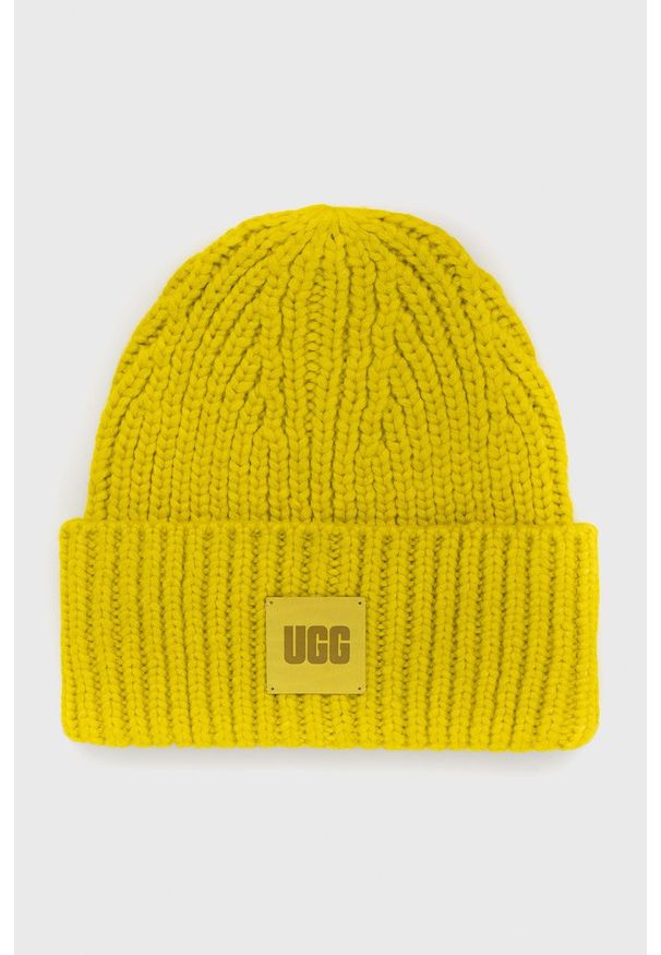 Ugg - UGG czapka z domieszką wełny kolor zielony z grubej dzianiny. Kolor: zielony. Materiał: wełna, dzianina