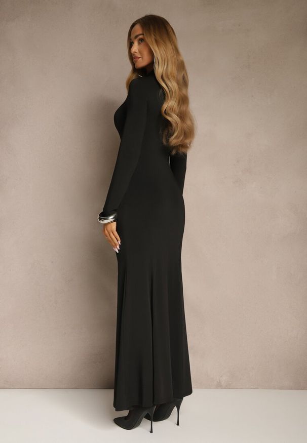 Renee - Czarna Koktajlowa Sukienka z Wiskozą i Półgolfem o Taliowanym Kroju Zozorina. Kolor: czarny. Materiał: wiskoza. Styl: wizytowy. Długość: midi