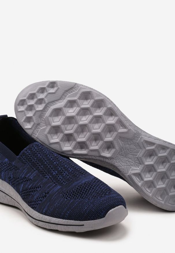 Born2be - Czarno-Niebieskie Wsuwane Buty Sportowe z Elastyczną Cholewką w Melanżowy Wzór Andicra. Okazja: na co dzień. Zapięcie: bez zapięcia. Kolor: czarny. Szerokość cholewki: normalna. Wzór: melanż