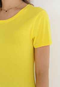 Born2be - Żółty Gładki T-shirt z Bawełny z Krótkim Rękawem Charise. Kolor: żółty. Materiał: bawełna. Długość rękawa: krótki rękaw. Długość: krótkie. Wzór: gładki. Sezon: wiosna, lato