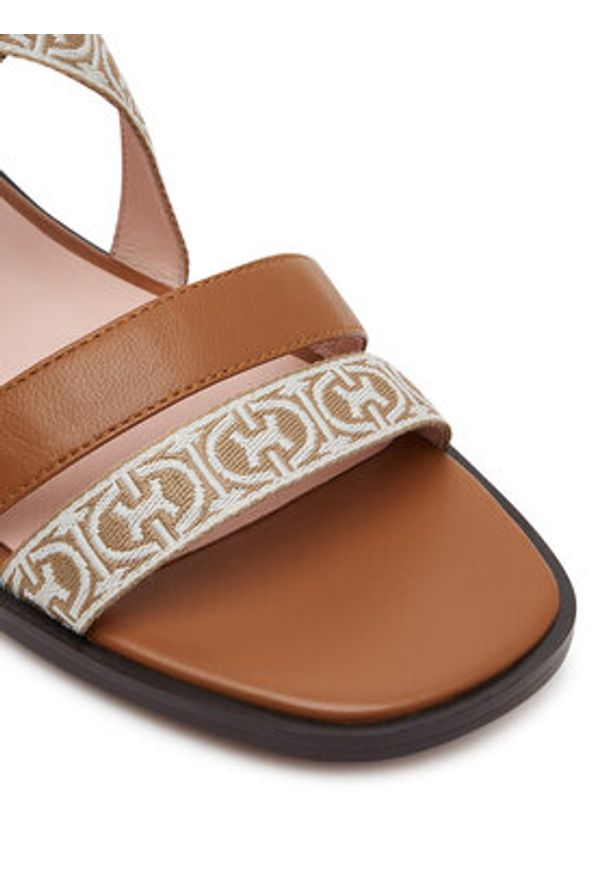 Coccinelle Sandały E4 SVR 18 03 01 Beżowy. Kolor: beżowy. Materiał: materiał