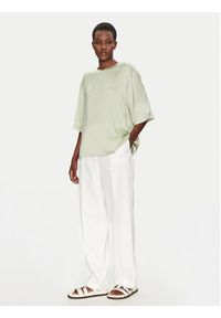 ViCOLO Bluzka TD0013 Zielony Relaxed Fit. Kolor: zielony. Materiał: wiskoza