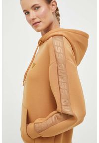 Guess bluza damska kolor brązowy z kapturem z nadrukiem. Typ kołnierza: kaptur. Kolor: brązowy. Materiał: materiał, dzianina, wiskoza. Wzór: nadruk