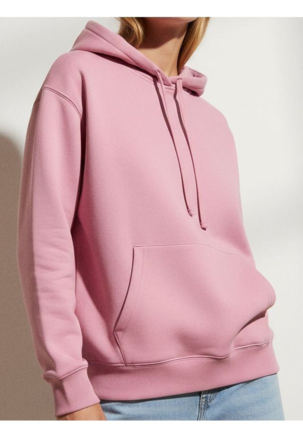 Sinsay - Hoodie z obniżoną linią ramienia - fioletowy. Kolor: fioletowy