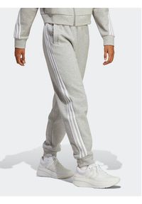 Adidas - adidas Spodnie dresowe Future Icons 3-Stripes IB8531 Szary Regular Fit. Kolor: szary. Materiał: bawełna #4