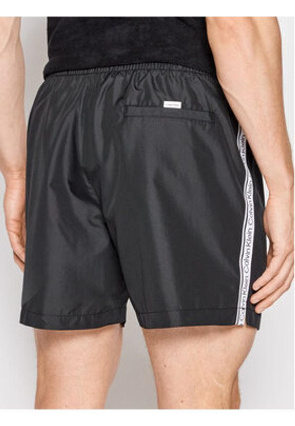Calvin Klein Swimwear Szorty kąpielowe Medium Drawstringnos KM0KM00741 Czarny Regular Fit. Kolor: czarny. Materiał: syntetyk