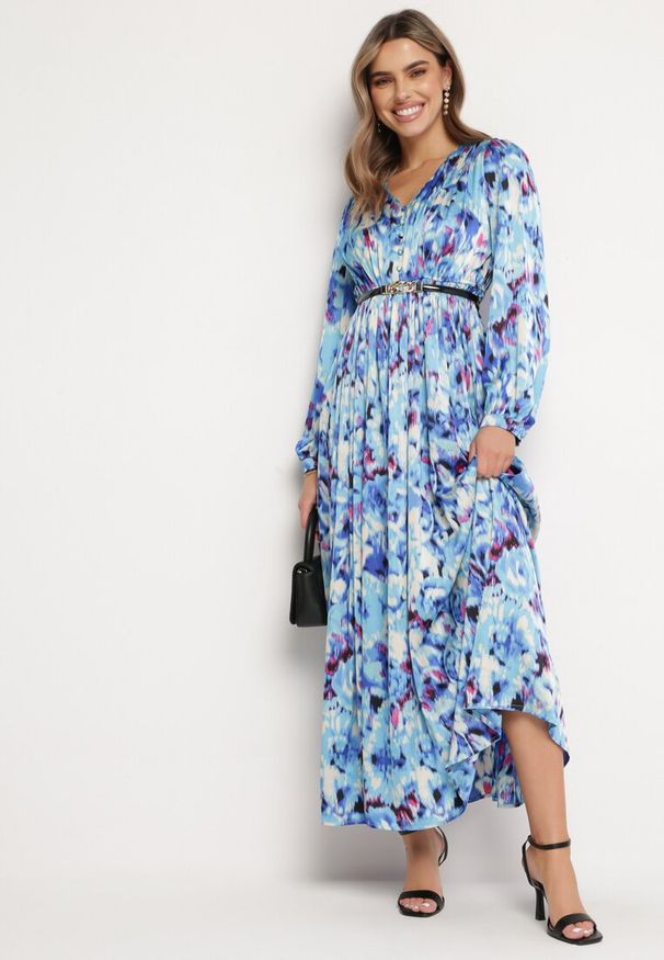 Born2be - Granatowa Sukienka Maxi z Satynowej Tkaniny w Abstrakcyjny Wzór Wirla. Kolor: niebieski. Materiał: satyna, tkanina. Długość: maxi