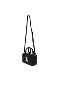 Calvin Klein Torebka Bold Ck Bauletto Crossbody LV04F3411G Czarny. Kolor: czarny. Materiał: skórzane #2